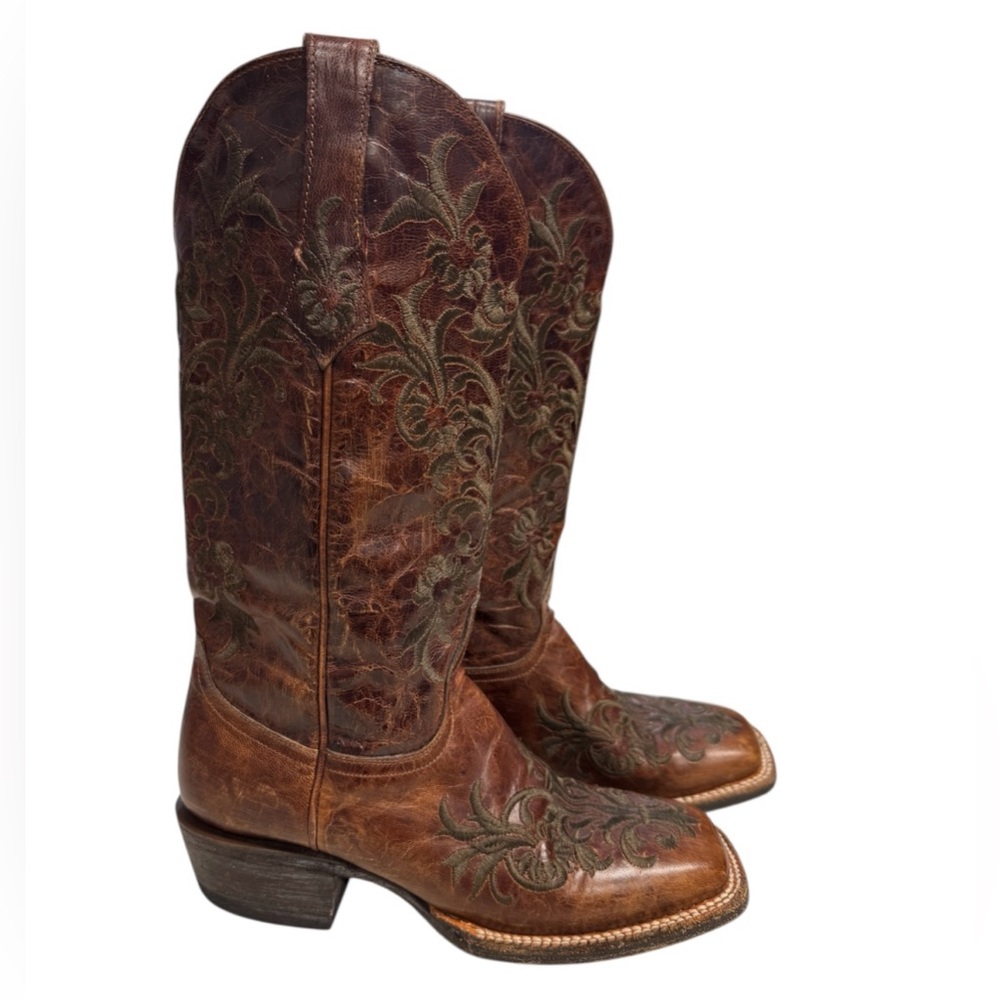 Cavender’s Brown Embroidered Distressed Women’s Cowboy Boots Size 7B